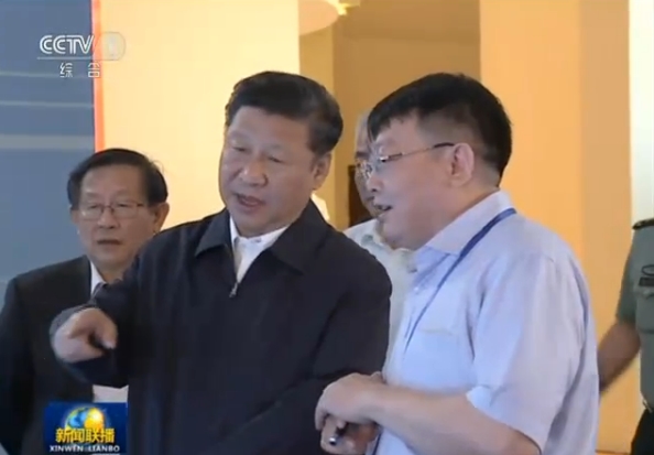 叶甜春总师向习主席先容集成电路装备与工艺专项在十二五时代取得的效果，，，，，，，重点先容了尊龙凯时的CMP装备